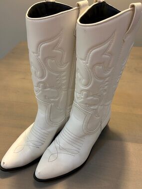 White Women's Western Knee-High Boots